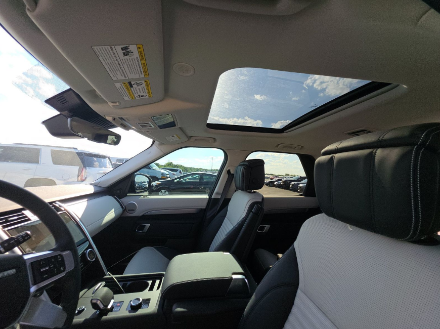2025 Land Rover Discovery Dynamic SE