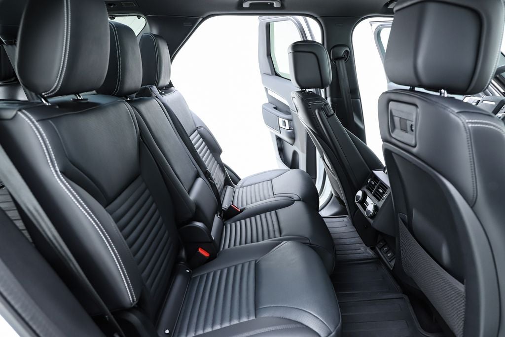 2024 Land Rover Discovery Dynamic SE