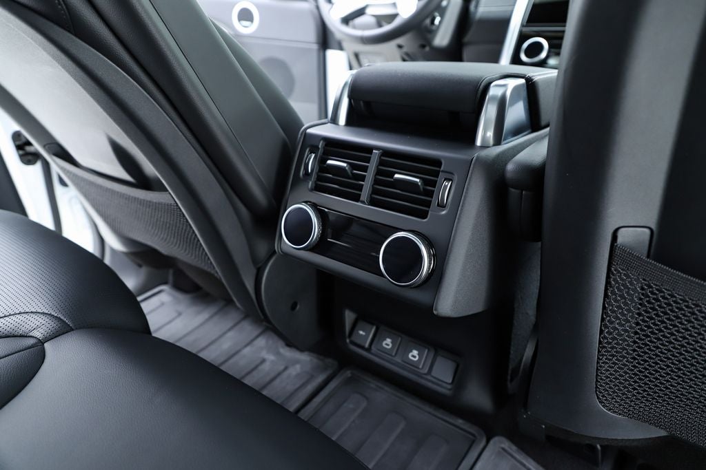 2024 Land Rover Discovery Dynamic SE