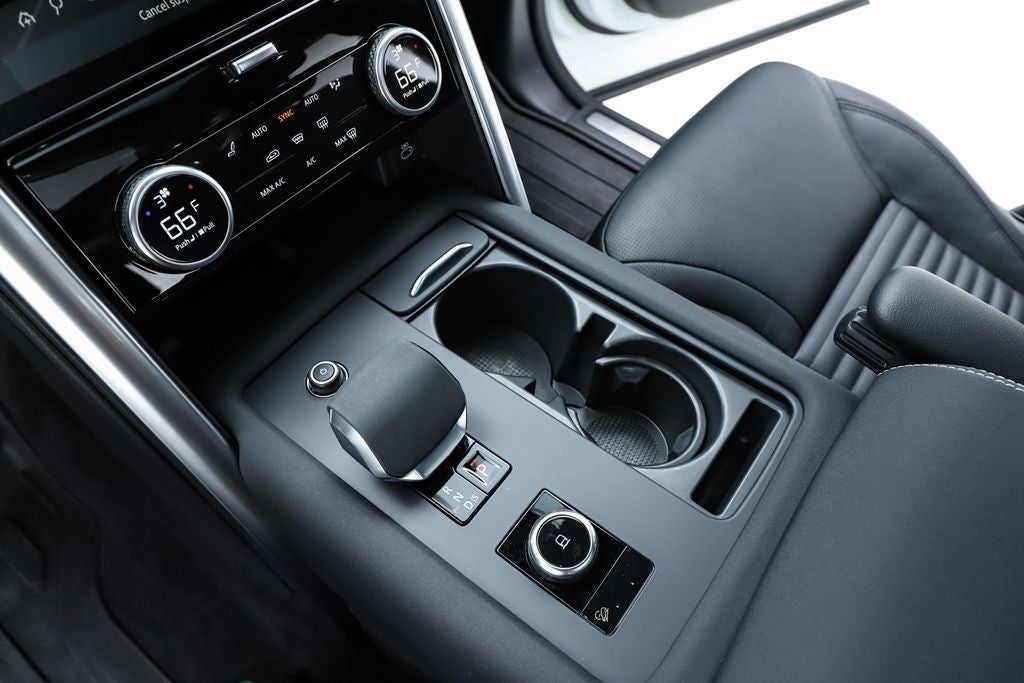 2024 Land Rover Discovery Dynamic SE