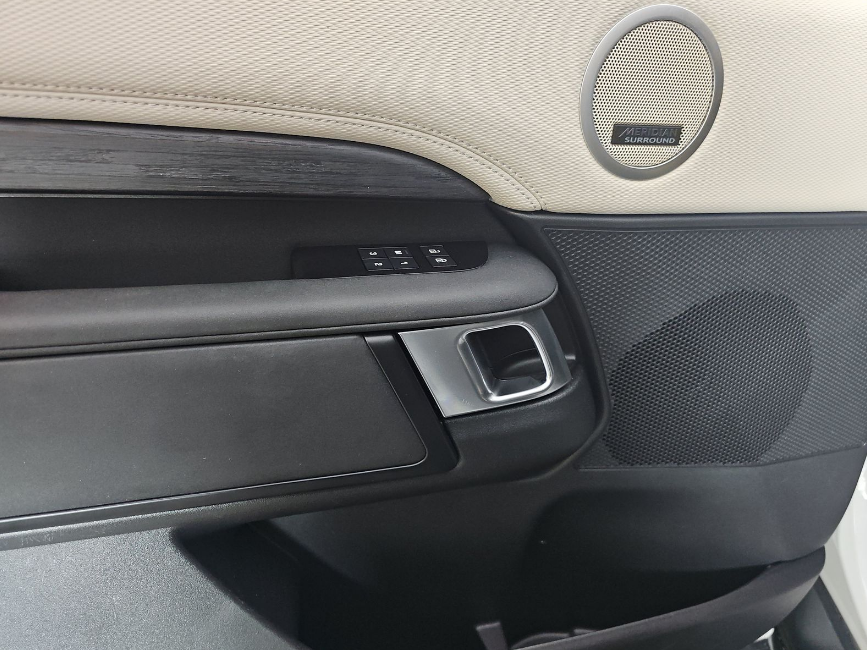 2023 Land Rover Discovery HSE R-Dynamic
