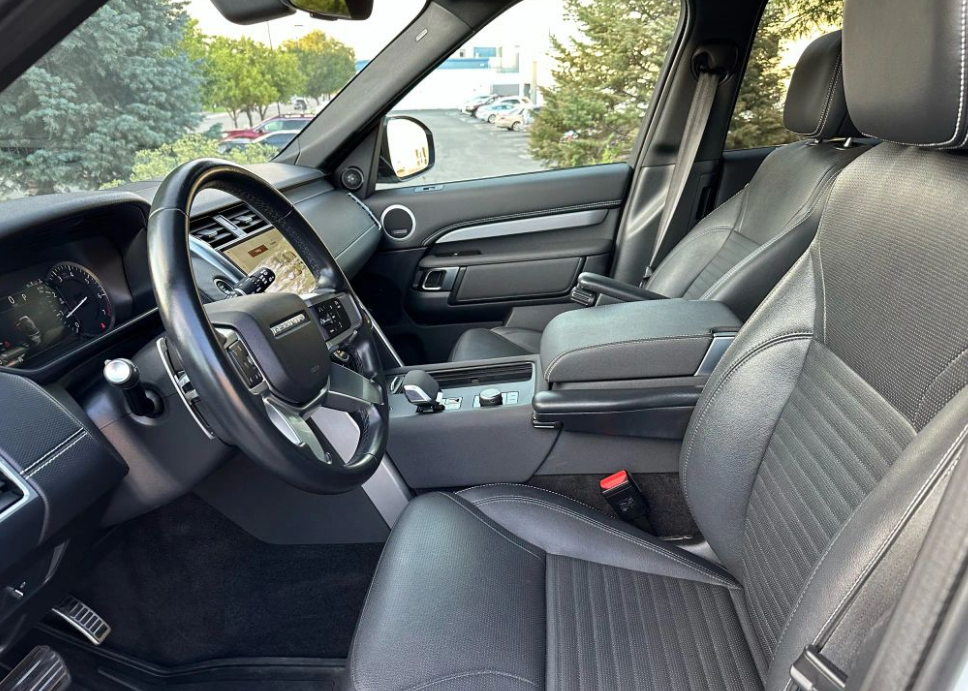 2023 Land Rover Discovery S R-Dynamic