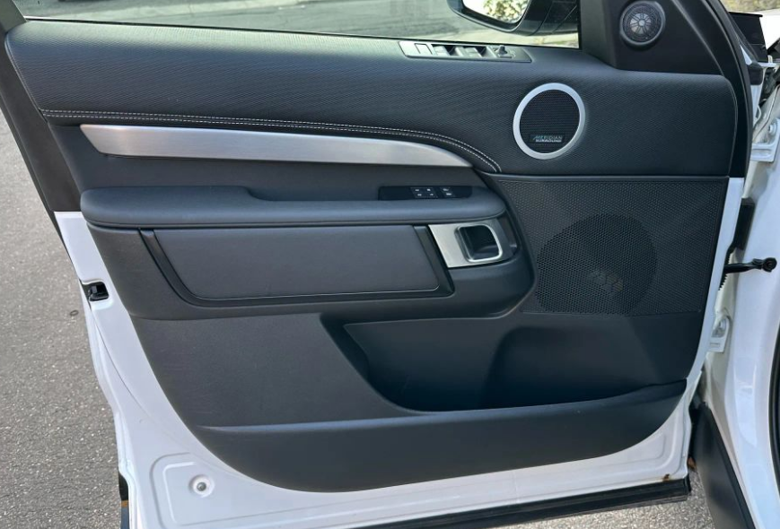 2023 Land Rover Discovery S R-Dynamic