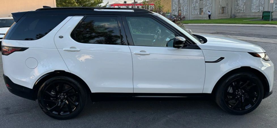 2023 Land Rover Discovery S R-Dynamic