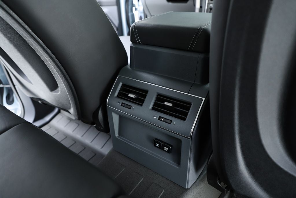 2025 INEOS Grenadier Station Wagon Base