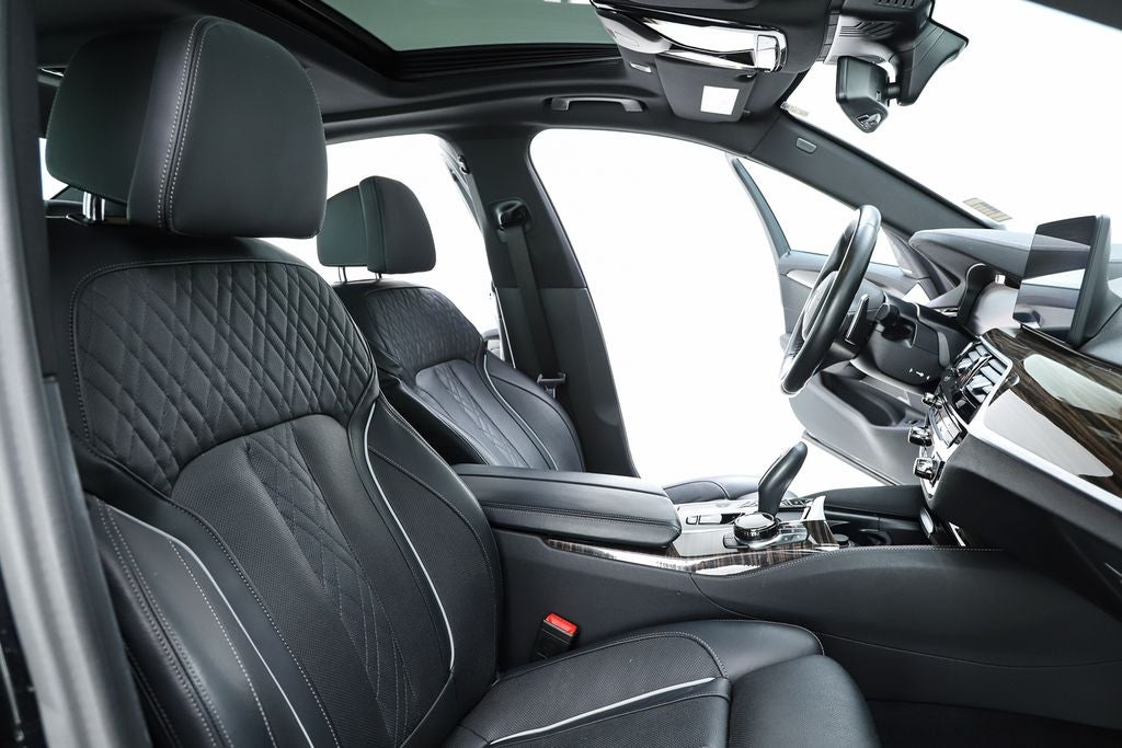 2023 BMW 5 Series M550i xDrive