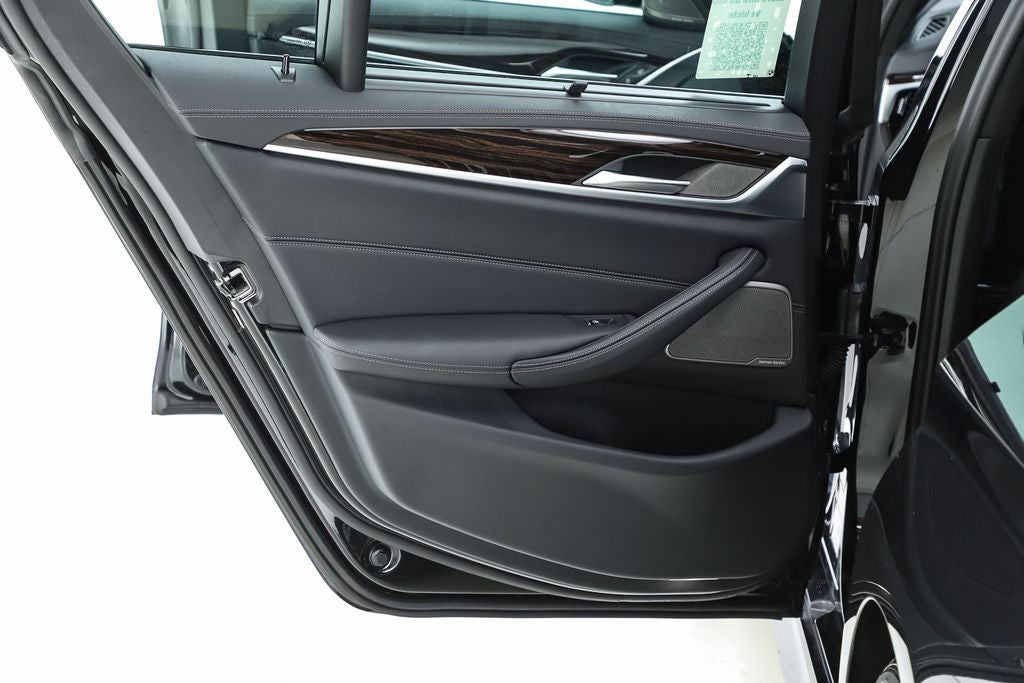 2023 BMW 5 Series M550i xDrive