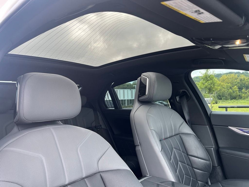2024 BMW 7 Series 760i xDrive