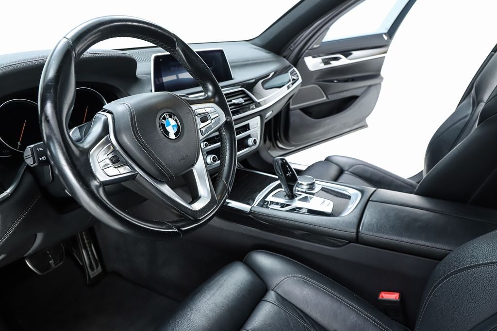 2019 BMW 7 Series 740i