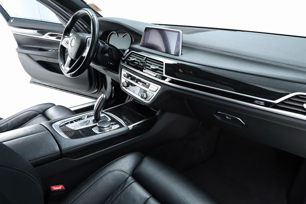2019 BMW 7 Series 740i