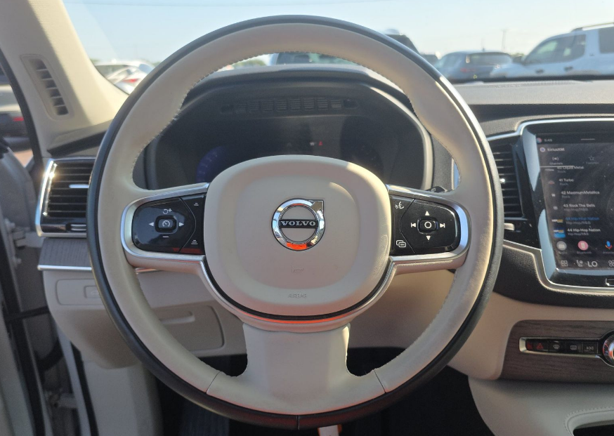 2023 Volvo XC90 B6 Plus 7-Seater