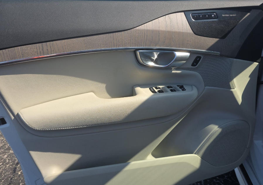 2023 Volvo XC90 B6 Plus 7-Seater