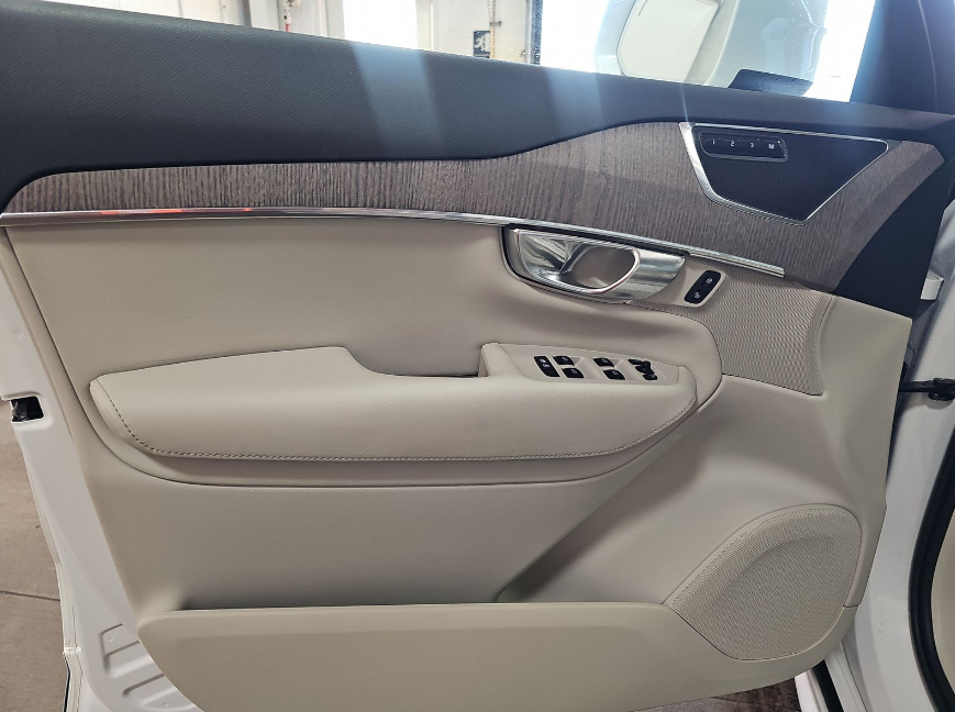 2023 Volvo XC90 B6 Core