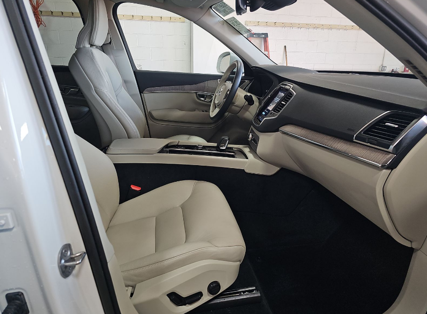 2023 Volvo XC90 B6 Core
