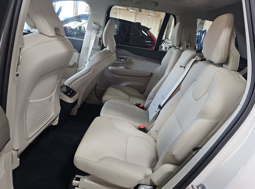2023 Volvo XC90 B6 Core