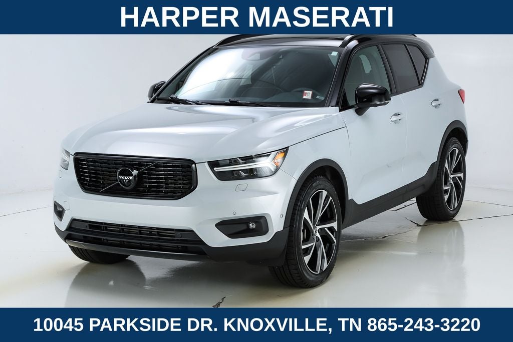 2022 Volvo XC40 R-Design