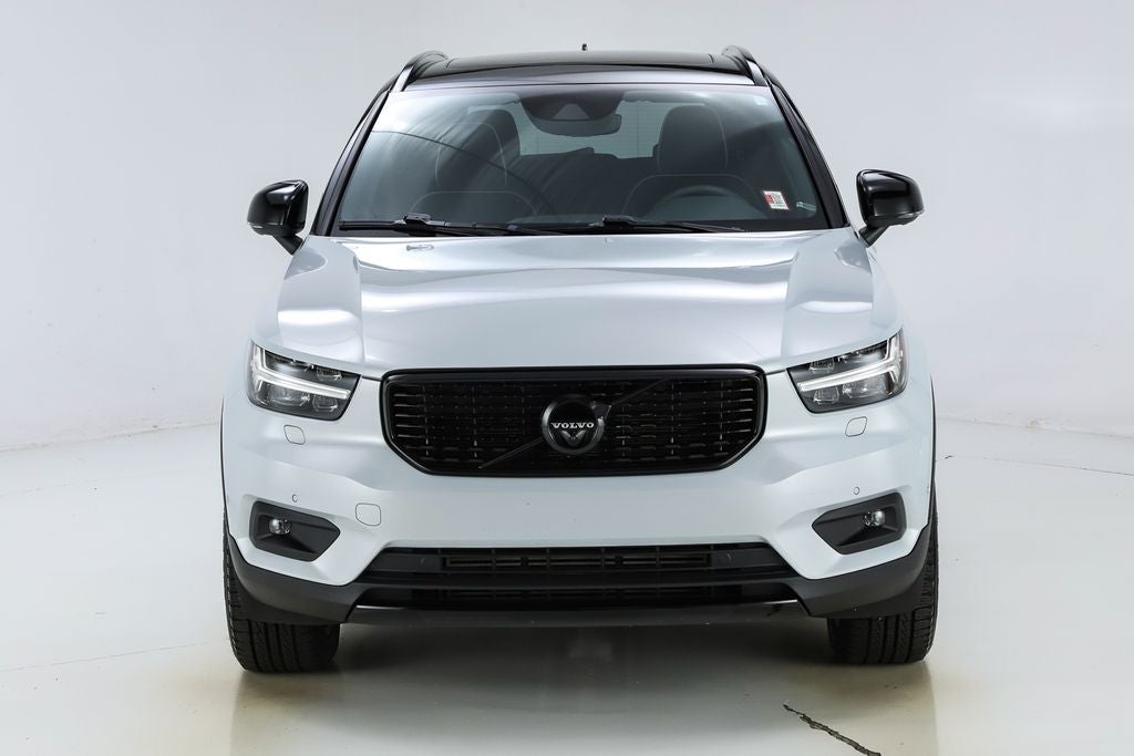 2022 Volvo XC40 R-Design