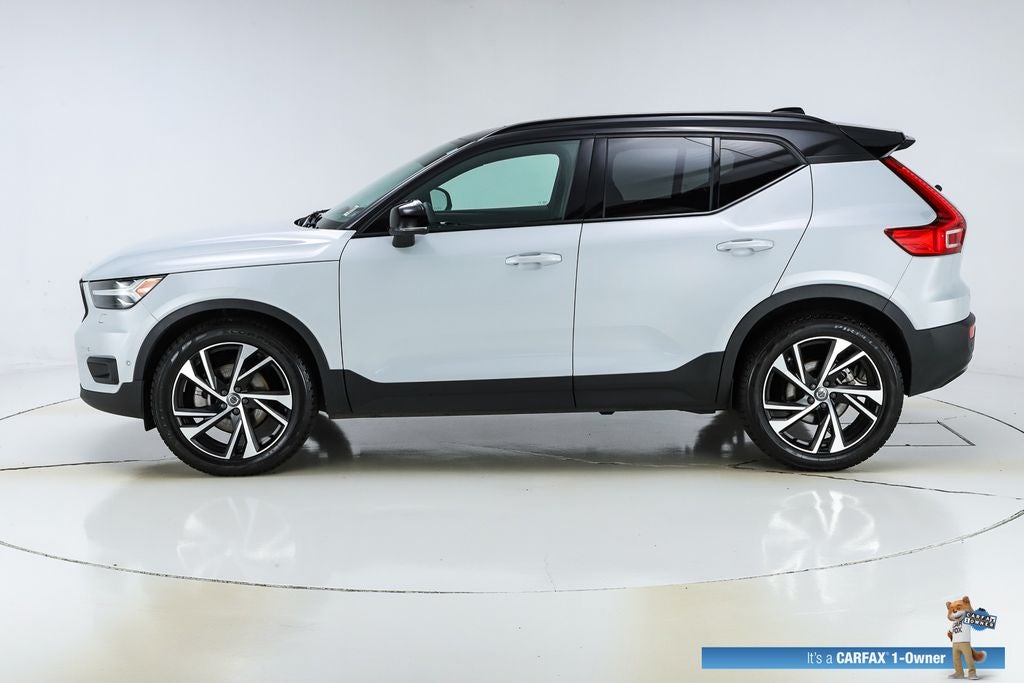2022 Volvo XC40 R-Design