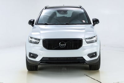 2022 Volvo XC40 R-Design