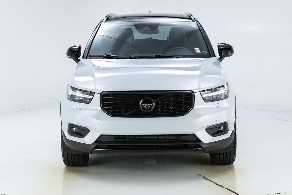 2022 Volvo XC40 R-Design