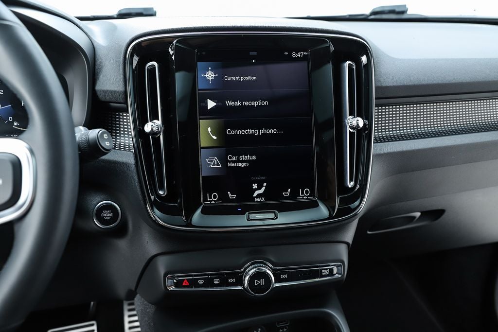 2022 Volvo XC40 R-Design