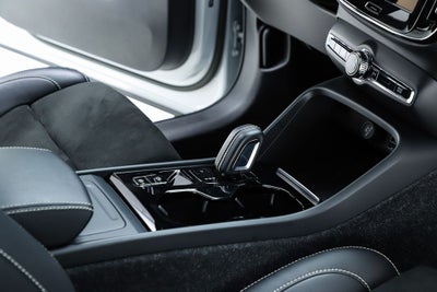 2022 Volvo XC40 R-Design