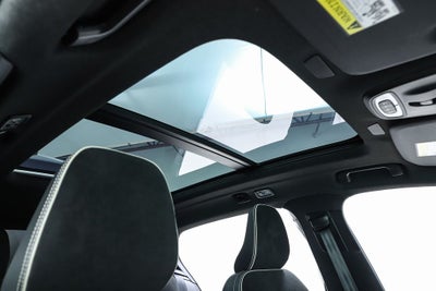 2022 Volvo XC40 R-Design