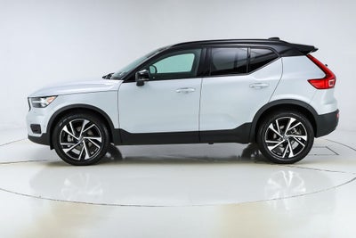 2022 Volvo XC40 R-Design