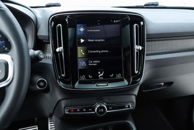 2022 Volvo XC40 R-Design