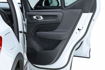 2022 Volvo XC40 R-Design