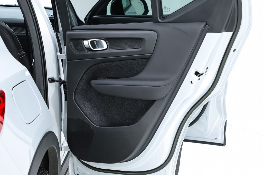 2022 Volvo XC40 R-Design