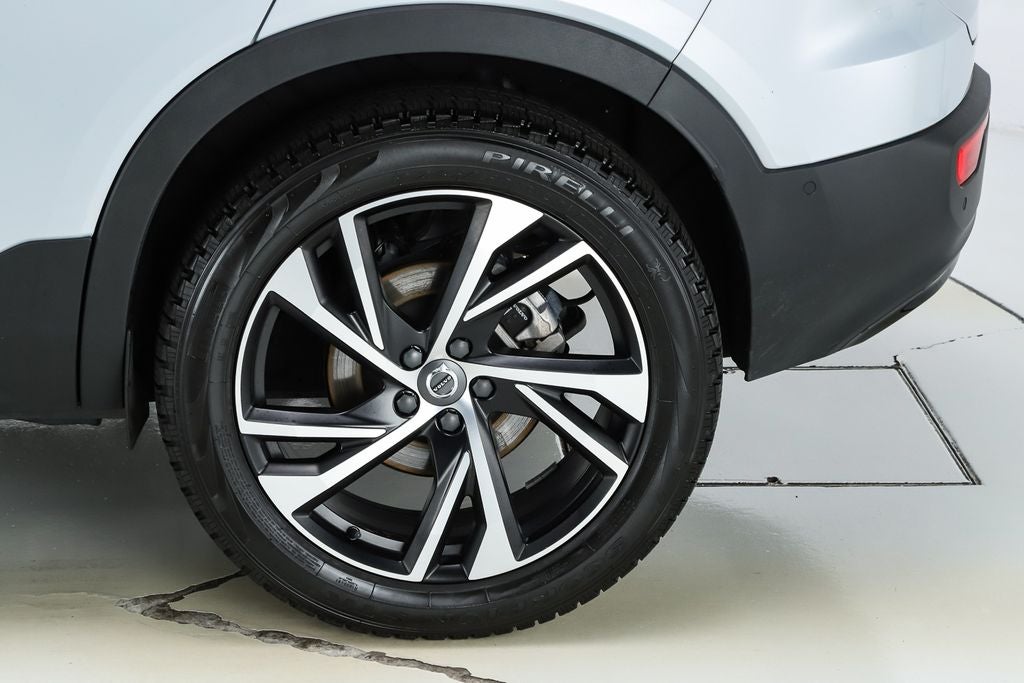 2022 Volvo XC40 R-Design