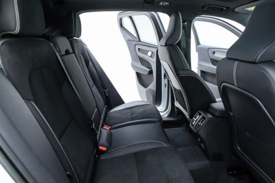 2022 Volvo XC40 R-Design