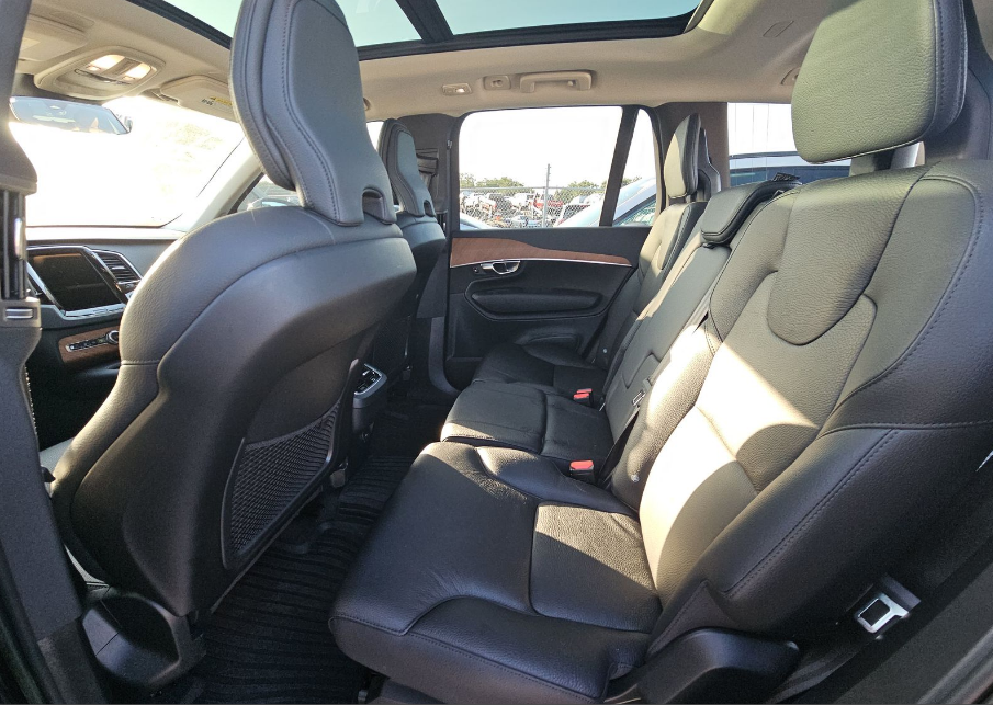 2023 Volvo XC90 B5 Plus