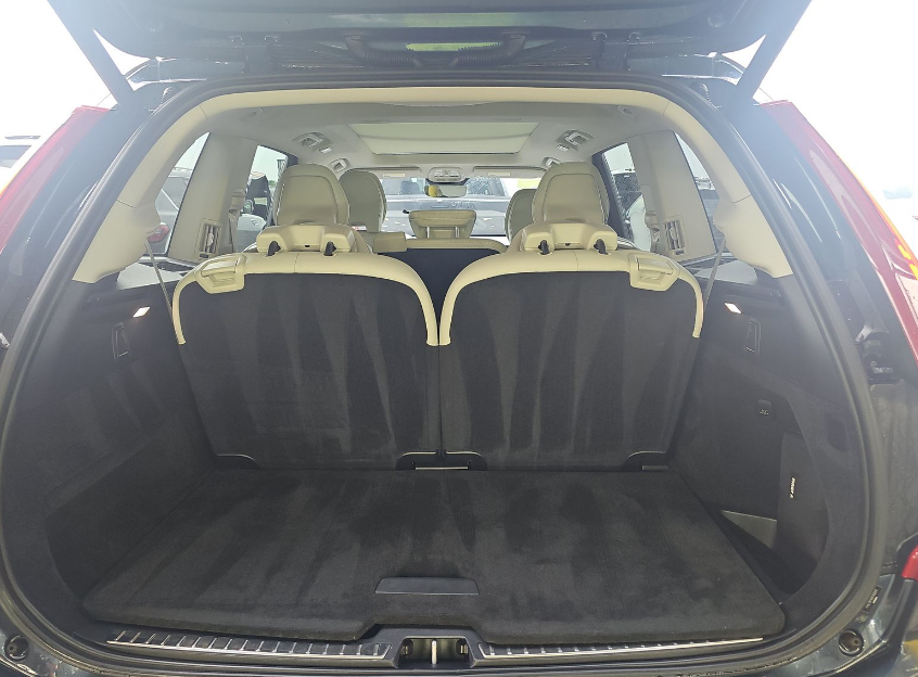 2023 Volvo XC90 B5 Core