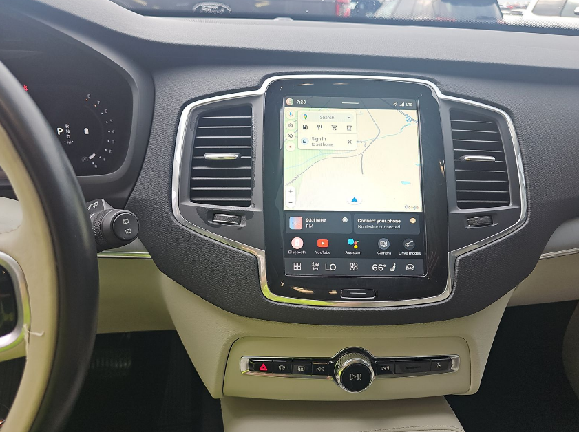 2023 Volvo XC90 B5 Core