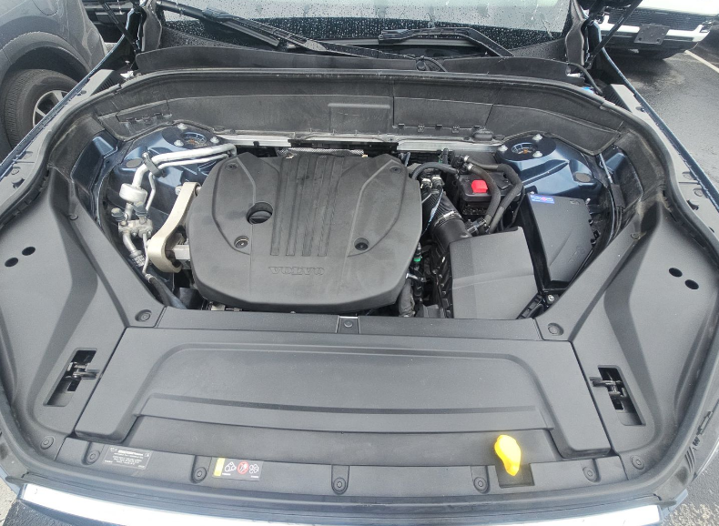 2023 Volvo XC90 B5 Core