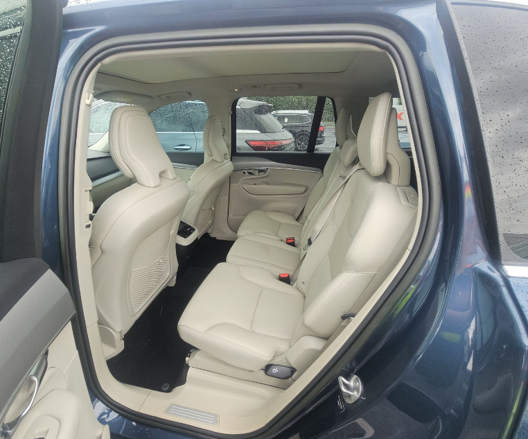 2023 Volvo XC90 B5 Core