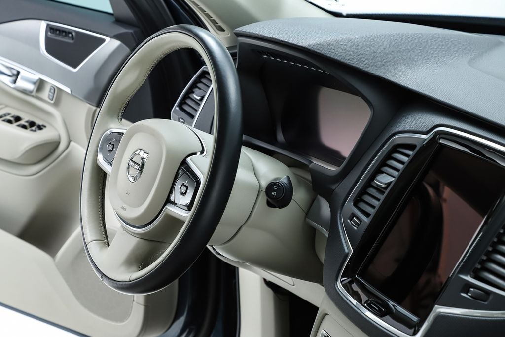 2023 Volvo XC90 B5 Core