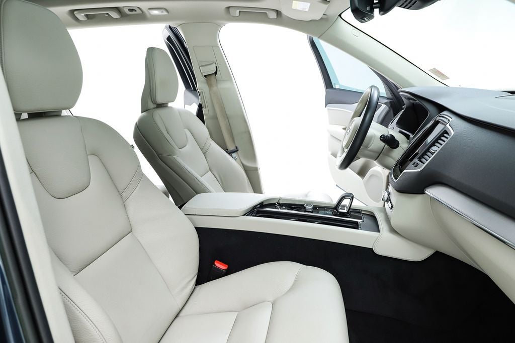 2023 Volvo XC90 B5 Core