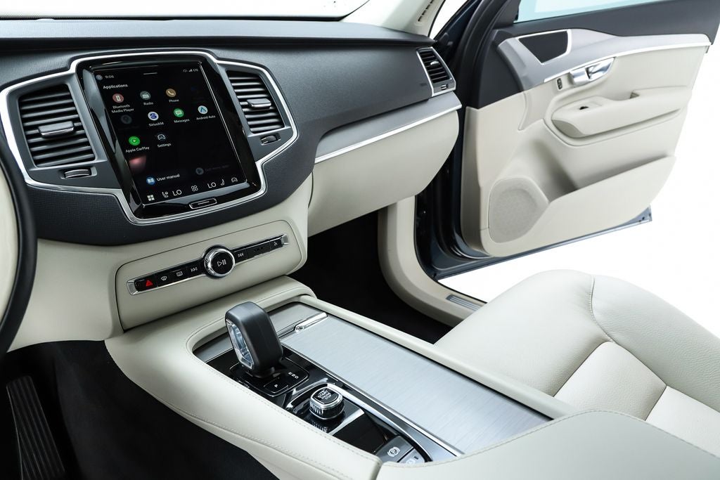 2023 Volvo XC90 B5 Core