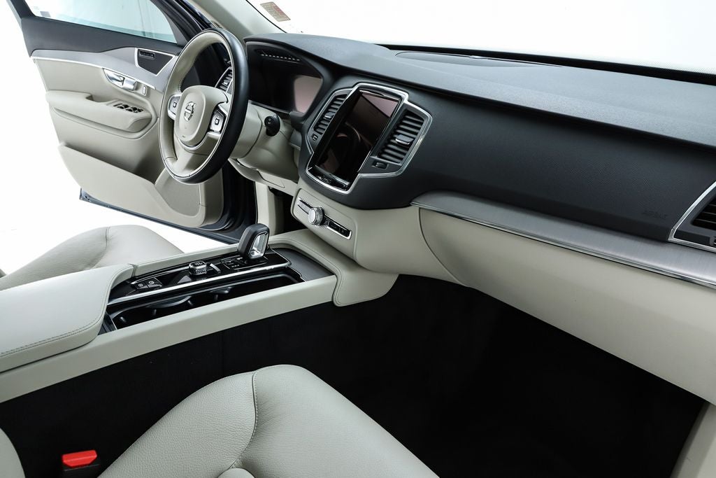 2023 Volvo XC90 B5 Core