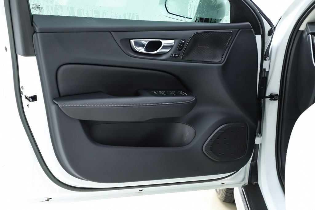 2023 Volvo V60 Cross Country Ultimate