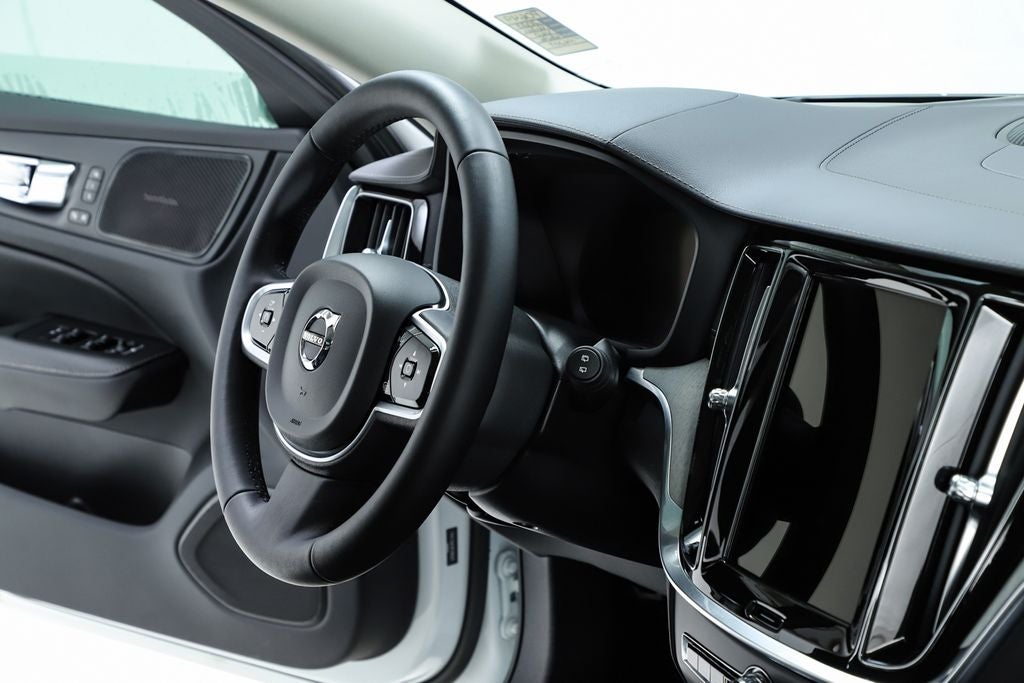 2023 Volvo V60 Cross Country Ultimate