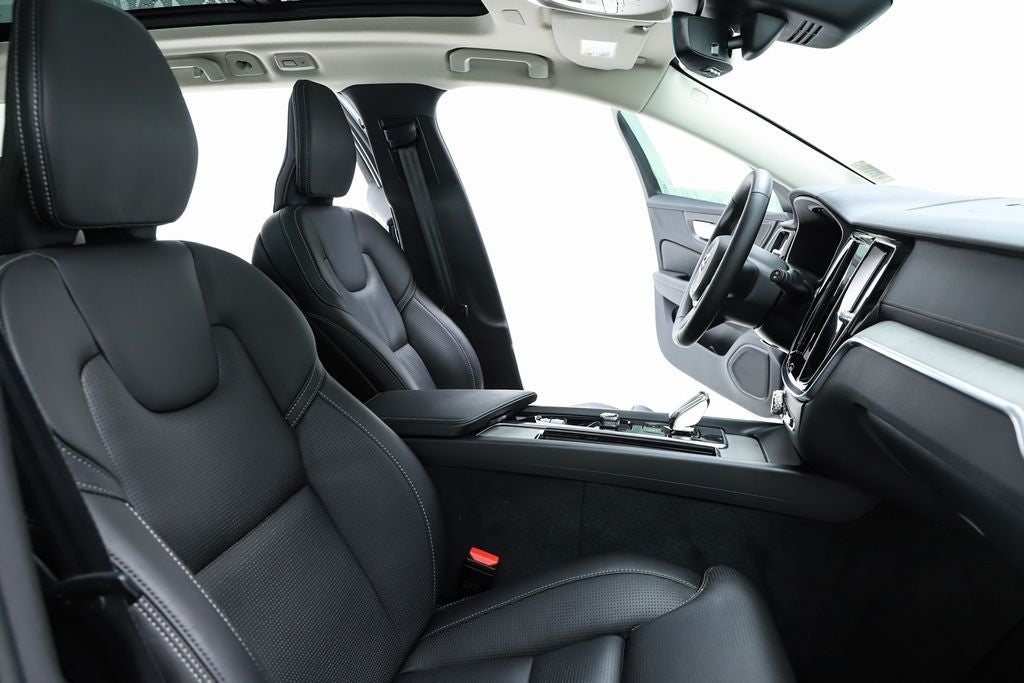 2023 Volvo V60 Cross Country Ultimate