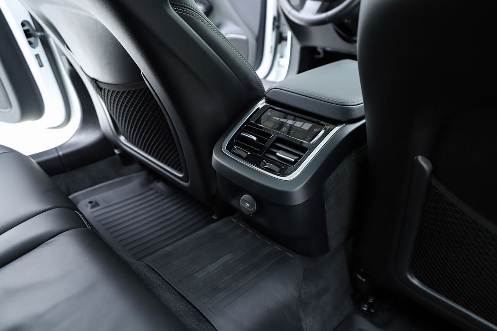 2023 Volvo V60 Cross Country Ultimate