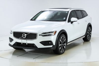 2023 Volvo V60 Cross Country Ultimate