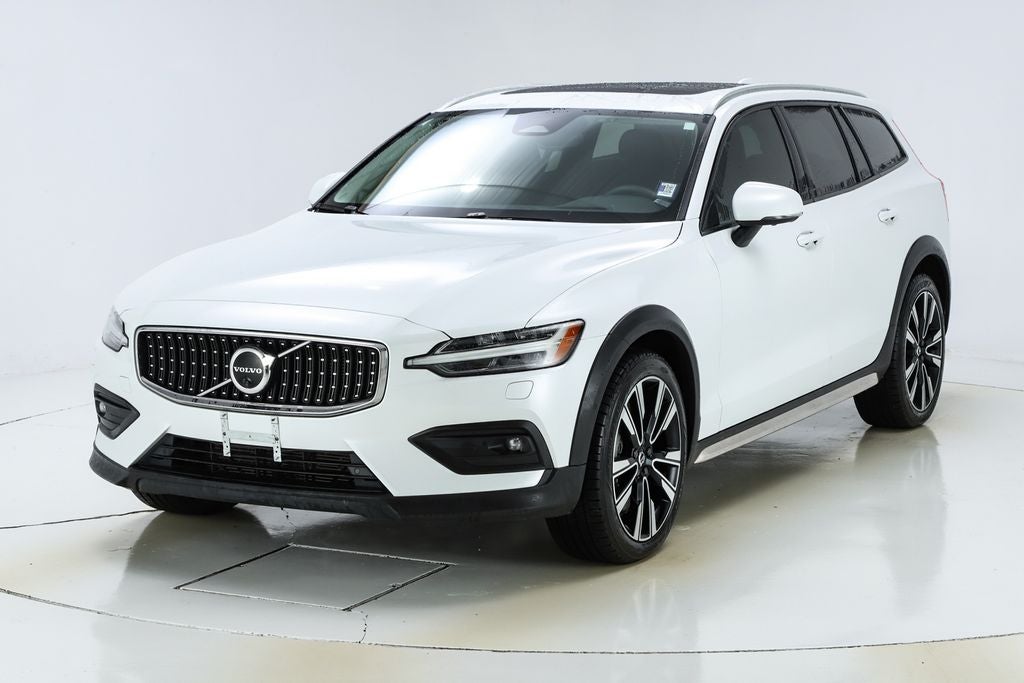 2023 Volvo V60 Cross Country Ultimate