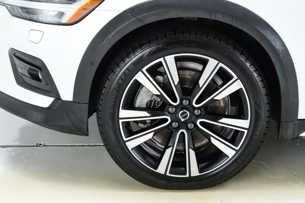 2023 Volvo V60 Cross Country Ultimate