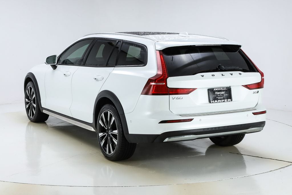 2023 Volvo V60 Cross Country Ultimate